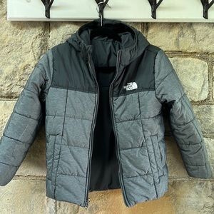 Boys size M 10/12 North Face reversible jacket